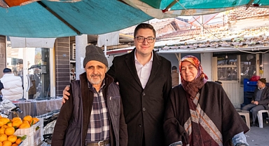 AK Parti İlçe Teşkilatından Merkez Çarşı ve Köylü Pazarı Ziyareti