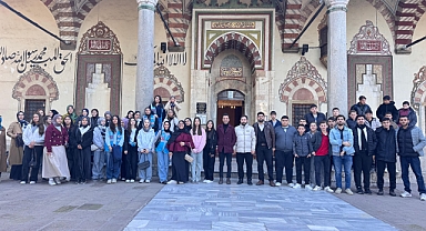 Akhisar Diyanet Gençlik, Manisa’nın Tarih ve Kültür Mirasını Gezdi