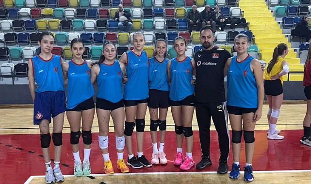 Akhisar Gençlik Spor 7 voleybolcu ile milli seçmelerde