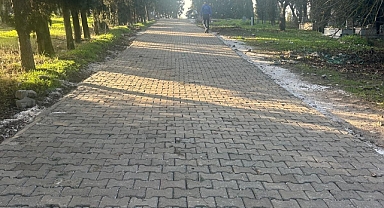 Akhisar Kırsal mahallelerinde Mezarlıklara Bakım ve Düzenleme Çalışmaları Takdir Topluyor