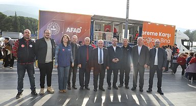 Deprem simülasyon tırı Manisa'da eğitime başladı