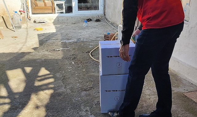 KIZILAY AKHİSAR ŞUBESİNDEN 90 AİLEYE  GIDA KOLİSİ YARDIMI