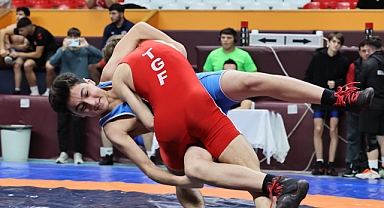 Okul Sporları Güreş Gençler (A) Grup Müsabakaları Akhisar'da Başladı