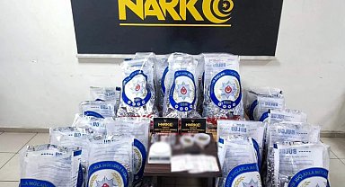 Turgutlu'da 83 bin sentetik ecza ele geçirildi