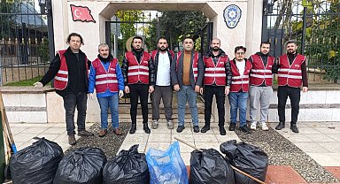 Yeniden Refah Şehzadeler'den anlamlı şehitlik ziyareti