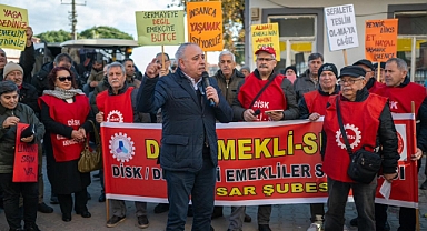 “Açlık sınırı 30 bin lirayı aştı, emekliye 20 bin lira reva görülüyor”