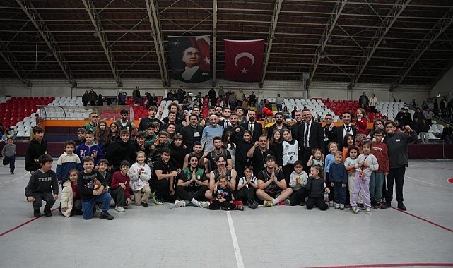 Akhisar Belediye Basket’ten Hem Parkede Hem Toplumda Örnek Duruş