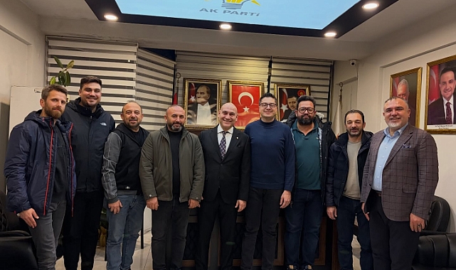 Akhisar Ticaret Borsası Başkanı Alper Alhat’tan AK Parti Akhisar İlçe Başkanlığı’na Ziyaret
