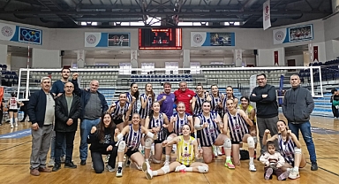 Akhisargücünün Sultanları Turgutlu Belediye Kadın Voleybol Takımını Deplasmanda 1-3 Mağlup Etti