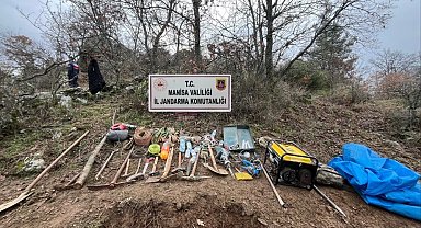 Gördes'te izinsiz kazıya suçüstü: 5 gözaltı