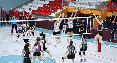 Gülşah Durbay Voleybol Turnuvası’nda İlk Gün Tamamlandı