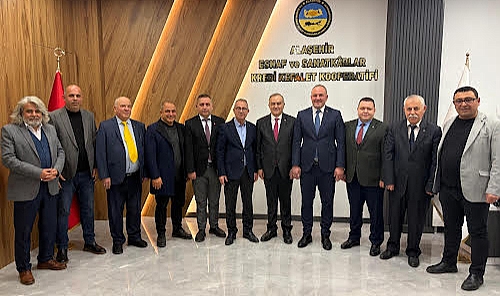 MHP’Lİ AKÇAY ALAŞEHİR’DE ESNAF İLE BULUŞTU