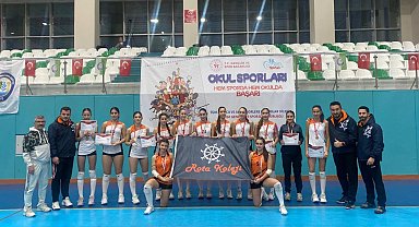 Okul sporları voleybol Gençler A maçları Manisa'da bitti