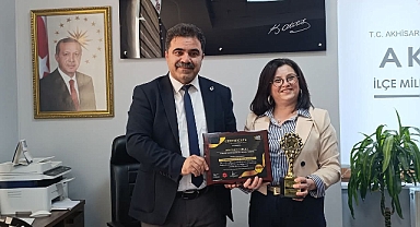 “YILIN OLAĞANÜSTÜ ÖĞRETMENİ”NDEN KARASU’YA ZİYARET