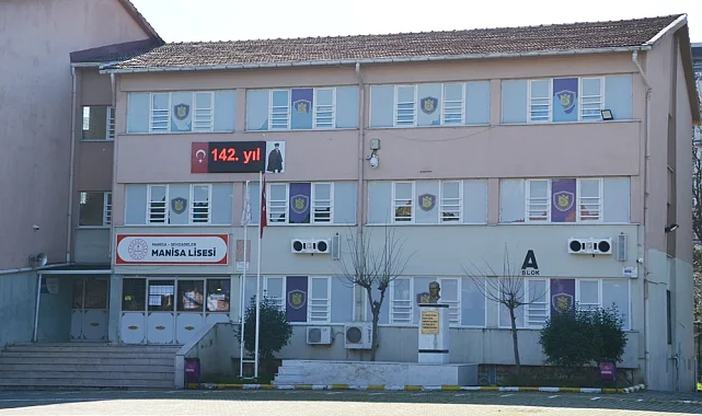 142 Yıllık Manisa Lisesi İçin "Mirasımıza Sahip Çıkıyoruz" Eylemi
