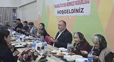 Ak parti'den huzurevinde anlamlı iftar