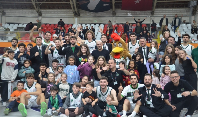 AKHİSAR BELEDİYE ZORLU MAÇTANDA GALİBİYETLE AYRILDI