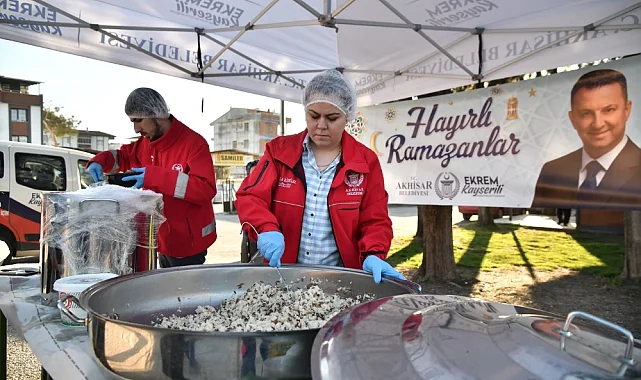 Akhisar'da İftar Dağıtımı Başladı
