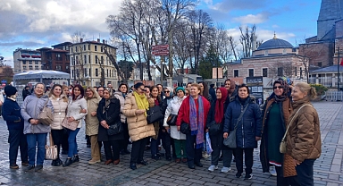 CHP Akhisar Kadın Kolları İstanbul’da Moral Depoladı