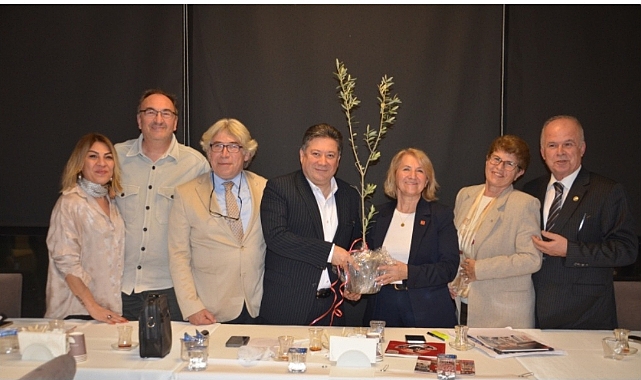 Dostlar Meclisi'nde Konuk CHP Akhisar İlçe Başkanı Hayriye Hacet oldu