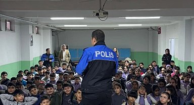 Hafsa Sultan Ortaokulu'nda sosyal medya farkındalığı