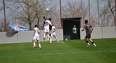 Manisa Derbisinde Gülen Taraf Nurlupınarspor