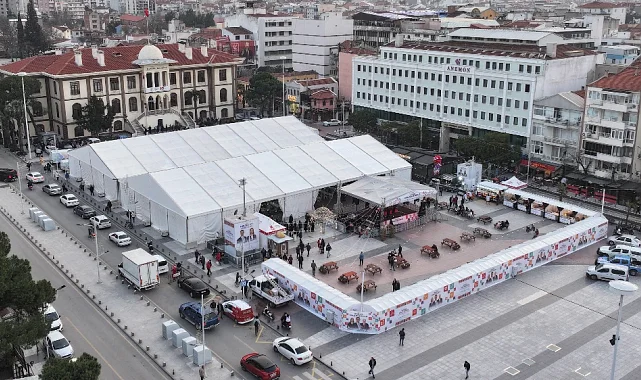 Manisa'da 160 Bin Kişilik Ramazan Sofrası
