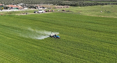AKHİSAR BELEDİYESİ ARAZİLERİNDE BUĞDAYDA İLAÇLAMA ÇALIŞMASI YAPILDI