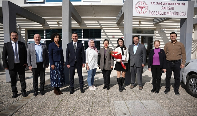 Akhisar'da 14 Mart Tıp Bayramı'nda Hekimlere Ziyaret