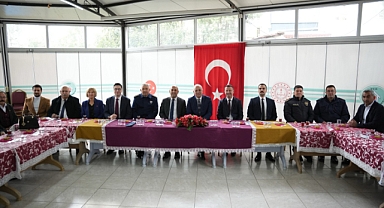 AKHİSAR'DA PROTOKOL BAYRAMLAŞTI