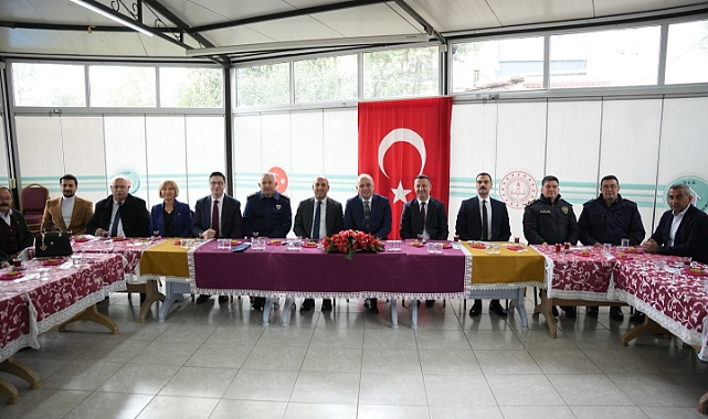 AKHİSAR'DA PROTOKOL BAYRAMLAŞTI