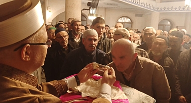 Çağlak Şüheda Camii’nde İftar ve Sakal-ı Şerif Ziyareti Düzenlendi