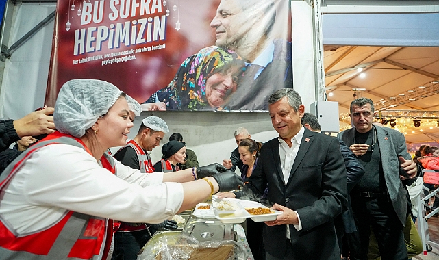 CHP GENEL BAŞKANI ÖZGÜR ÖZEL, MANİSA’DA İFTAR PROGRAMINA KATILDI