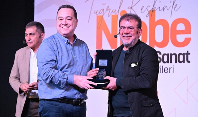 Nebil Özgentürk, Niobe Edebiyat/Sanat Söyleşileri’nde Manisalılarla Buluştu