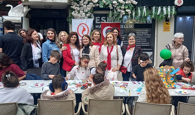 29 EKİM KADINLARI, 23 NİSAN COŞKUSUNU ÇOCUKLARA RESİMLERLE YAŞATTI