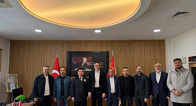 AK Parti Akhisar İlçe Teşkilatı’ndan Emniyet’e Anlamlı Ziyaret