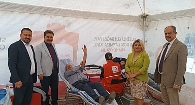 Akhisar’da eğitim kurumları öncülüğünde düzenlenen kan bağışı kampanyası, yoğun katılımla gerçekleştirildi.