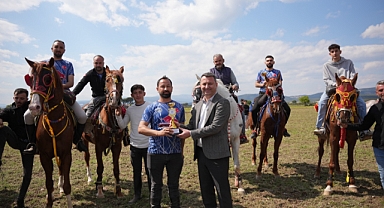 Akhisar’da Geleneksel Cirit Şenliği Coşkusu