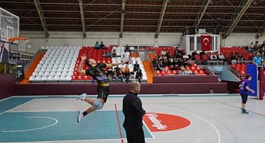 AKHİSAR İLÇE SPOR KULÜBÜ GENÇ ERKEKLERDE İKİNCİ