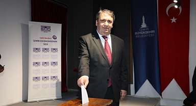 Ekonomi Muhabirleri Derneği İzmir Şubesi’nde Murat Demircan güven tazeledi