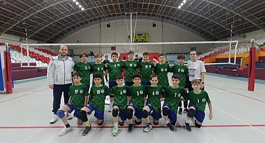 MİDİ ERKEKLERDE AKHİSAR İLÇE SPOR KULÜBÜ’NDEN GURUR VEREN BAŞARI: YETİŞTİREN KULÜP YİNE SAHNEDE!