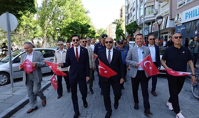 19 MAYIS COŞKUSU KORTEJ YÜRÜYÜŞÜYLE TAÇLANDI