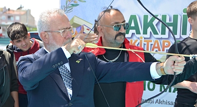 AK Parti Grup Başkanvekili, Manisa Milletvekili Bahadır Yenişehirlioğlu Akhisar Kitap Fuarı’nda Gönüllere Dokundu