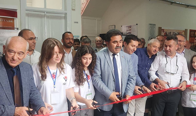 Akhisar Bilim ve Sanat Merkezi’nde TÜBİTAK 4006 Bilim Fuarı Heyecanı