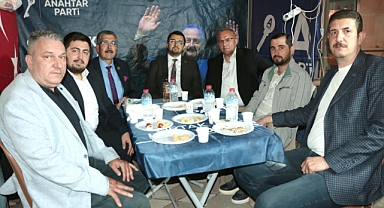 Anahtar Parti Manisa Teşkilatı Akhisar İlçe Standını Ziyaret Etti