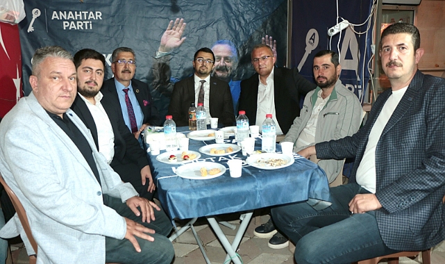 Anahtar Parti Manisa Teşkilatı Akhisar İlçe Standını Ziyaret Etti
