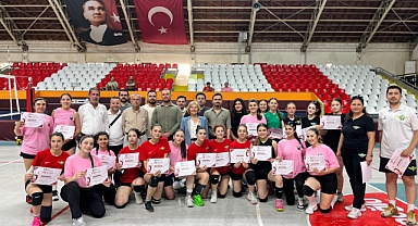 Cumhuriyet Halk Partisi Akhisar Gençlik Kolları’nın 19 Mayıs Voleybol Turnuvası Tamamlandı: Şampiyon ASC Spor Takımı