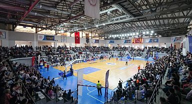 Final Ateşi Turgutlu'da Yandı: Turgutlu Belediyesi Kadın Basketbol Takımı Seriye Güçlü Başladı