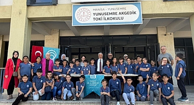 Manisa’da Köy Okullarına Kitap Desteği Sürüyor