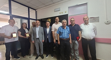 AKHİSAR DEVLET HASTANESİ’NDE ANLAMLI ÖDÜL TÖRENİ